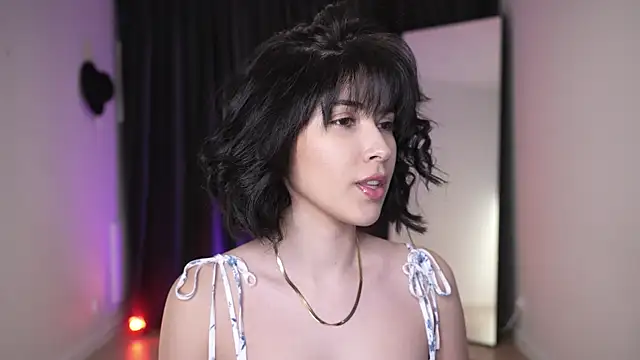 anniehillofficial online show from February 2025 08:18:01 PM