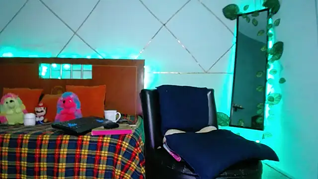 Snapshot of dann_big chatting on January 2025 08:01:02 PM dann big online show from January 2025 08:01:02 PM