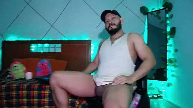 Snapshot of dann_big chatting on February 2025 01:25:01 PM dann big online show from February 2025 01:25:01 PM