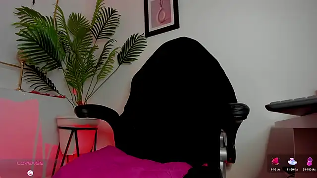 brianahill  online show from February 2026 09:09:02 PM