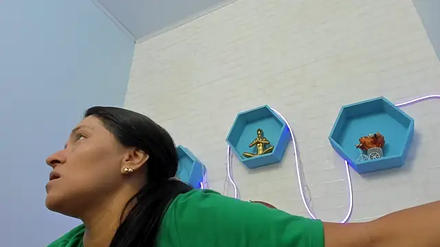 Snapshot of veronica_salas chatting on December 2024 11:08:01 PM veronica salas online show from December 2024 11:08:01 PM