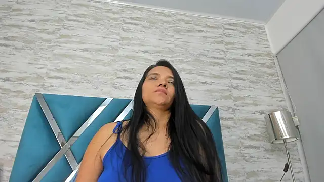 Snapshot of veronica_salas chatting on January 2025 08:00:02 PM veronica salas online show from January 2025 08:00:02 PM