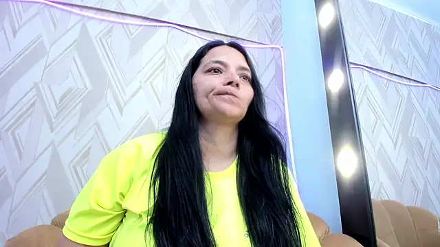 Snapshot of veronica_salas chatting on February 2025 08:58:02 PM veronica salas online show from February 2025 08:58:02 PM