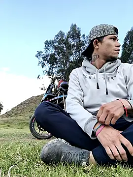 Juam22 online show from December 2025 09:44:02 PM