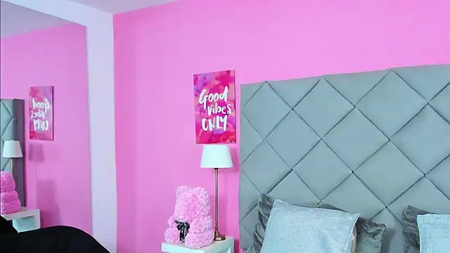 TaylorEvanss online show from September 2025 07:49:01 PM