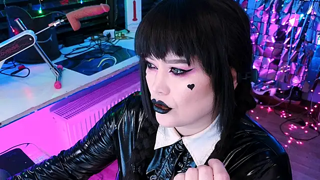 wickedxqueen online show from February 2025 05:26:02 AM