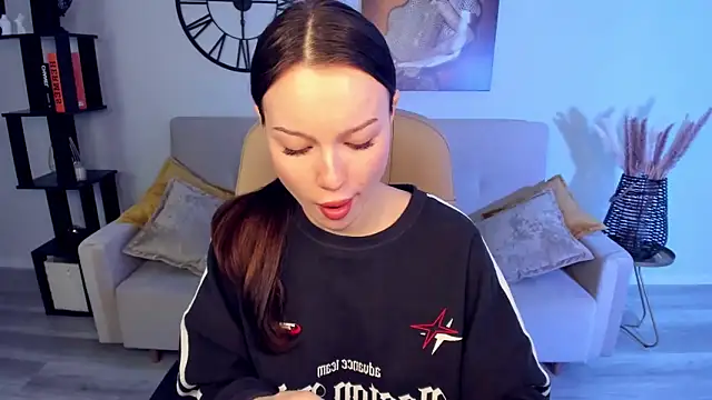 KaitieLove online show from January 2025 05:08:01 PM