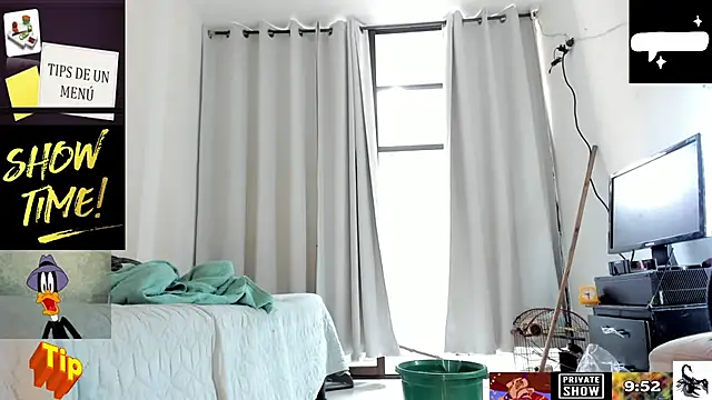 JohanyLatino online show from March 2025 02:32:01 PM