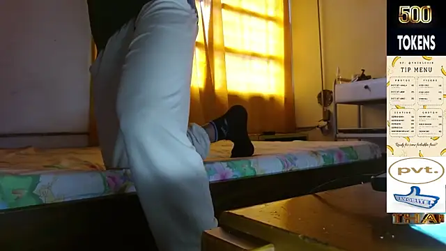 JohanyLatino online show from April 2026 08:54:01 PM