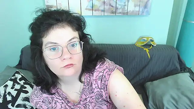 EverlyRays online show from February 2025 07:07:01 AM