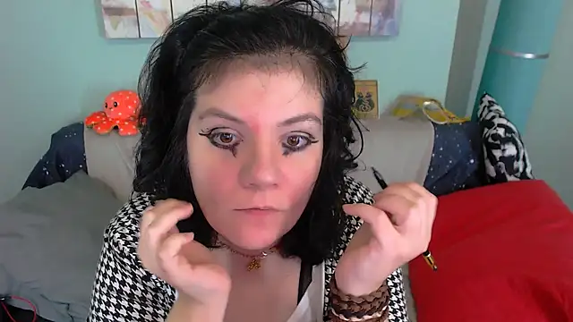 EverlyRays online show from November 2025 04:36:01 AM