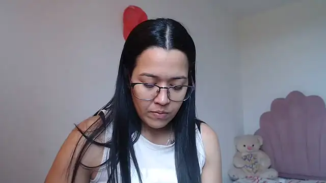 lady hot2xx online show from October 2025 05:58:02 PM