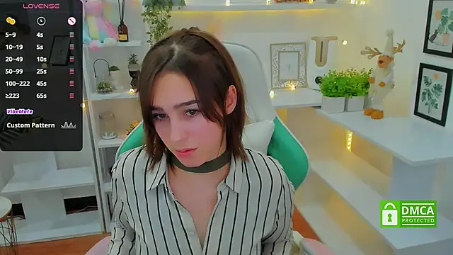 Snapshot of _Eliizabeth_ chatting on January 2025 12:59:01 AM Eliizabeth online show from January 2025 12:59:01 AM