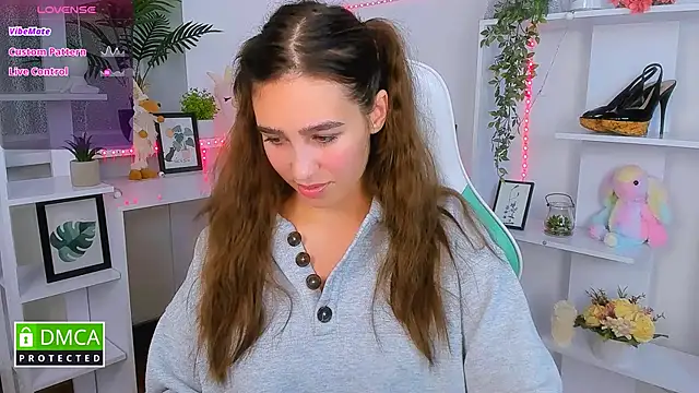  Eliizabeth  online show from October 2025 09:59:02 PM