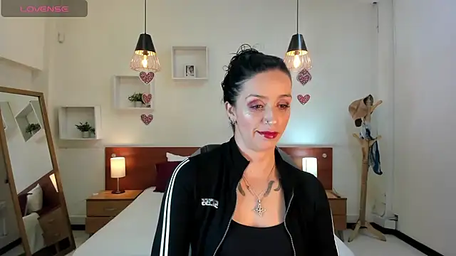 Kristen Garner online show from February 2025 08:31:02 PM