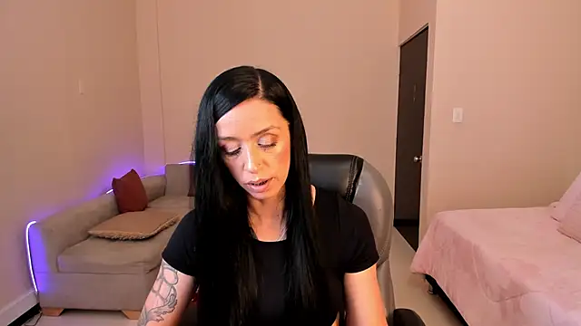 Kristen Garner online show from May 2026 08:17:01 PM