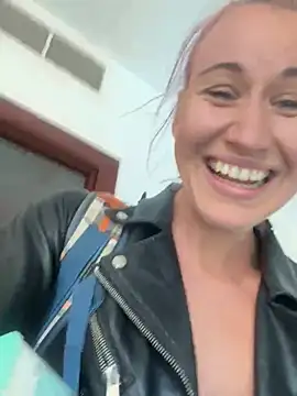 Dina-Light online show from February 2025 02:35:02 PM