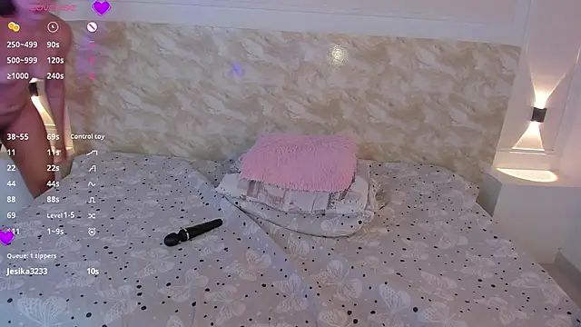 EmilyEvans7 online show from December 2024 11:30:01 PM