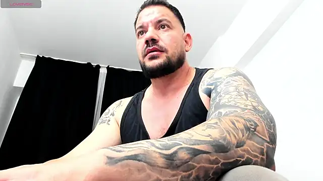 musclemonster31 online show from October 2025 02:40:02 PM