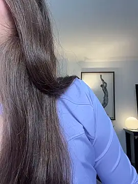 Snapshot of AmelieLaurent_ chatting on April 2026 04:05:01 PM AmelieLaurent online show from April 2026 04:05:01 PM