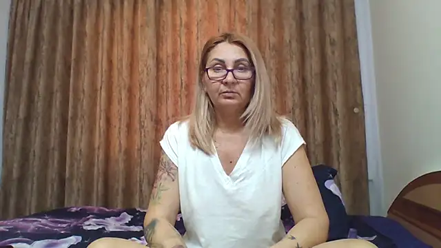 PussyEvely online show from January 2025 01:24:01 PM