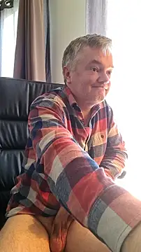 MichOxxford online show from October 2025 04:12:01 AM