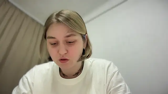 Isabel-Bailey online show from October 2025 09:01:01 PM