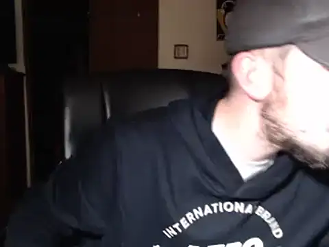 pensguy30 online show from December 2024 06:38:02 PM