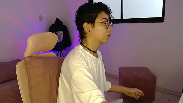 Snapshot of Putaku_San chatting on June 2026 11:56:02 AM Putaku San online show from June 2026 11:56:02 AM