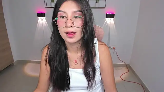 Snapshot of emily_villamil chatting on February 2026 09:51:02 PM emily villamil online show from February 2026 09:51:02 PM