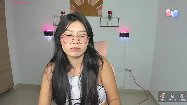 Snapshot of emily_villamil chatting on February 2026 08:25:02 PM emily villamil online show from February 2026 08:25:02 PM