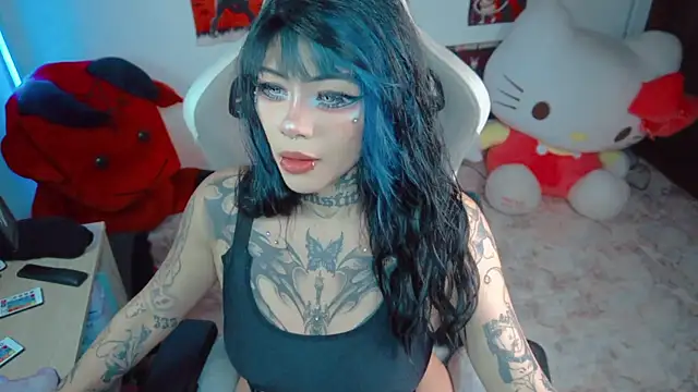 Snapshot of Deadly_Doll chatting on June 2026 10:10:02 PM Deadly Doll online show from June 2026 10:10:02 PM