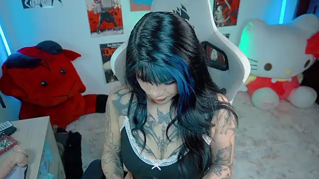 Snapshot of Deadly_Doll chatting on June 2026 11:27:02 PM Deadly Doll online show from June 2026 11:27:02 PM