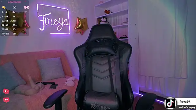 Snapshot of Sweet_freya1 chatting on July 2026 01:14:01 AM Sweet freya1 online show from July 2026 01:14:01 AM