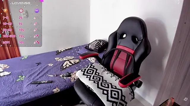 Aron Baylor online show from October 2025 07:10:02 PM