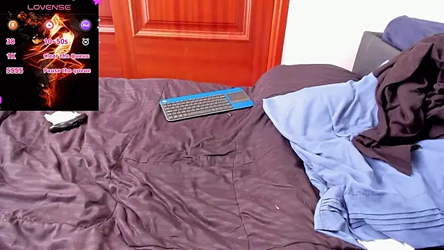 Aron Baylor online show from October 2025 12:28:01 PM