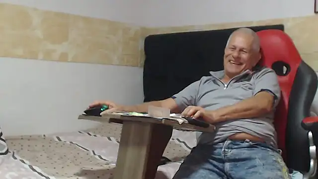 Snapshot of VALENTINO1983_ chatting on October 2025 02:00:01 AM VALENTINO1983 online show from October 2025 02:00:01 AM