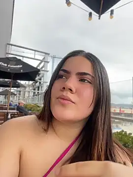 Snapshot of Valenhill@xh chatting on July 2026 04:13:01 PM Valenhillxh online show from July 2026 04:13:01 PM