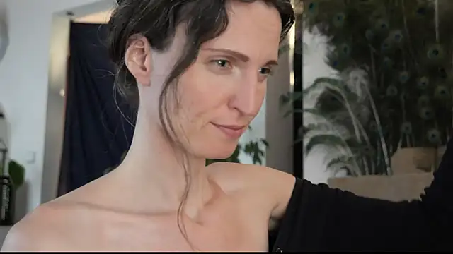 Snapshot of yulladao chatting on October 2025 04:49:02 PM yulladao online show from October 2025 04:49:02 PM