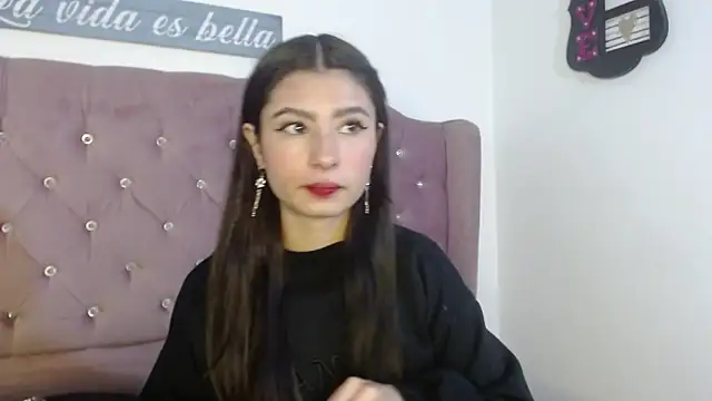 Snapshot of renata_allen chatting on February 2025 03:53:01 PM renata allen online show from February 2025 03:53:01 PM