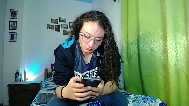 monkeywillwhite online show from November 2025 01:59:01 AM