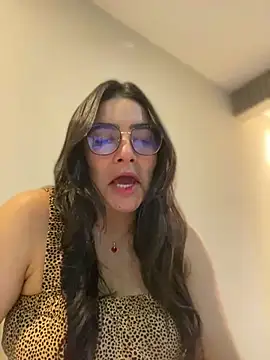 Lia flowers online show from February 2025 11:36:02 PM