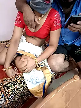 Snapshot of Mallu-Gayathri_Arun chatting on January 2025 07:03:01 AM Mallu-Gayathri Arun online show from January 2025 07:03:01 AM