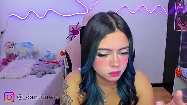 CuteDani  online show from October 2025 09:52:01 AM