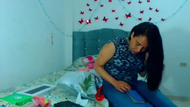 AmaraRoberts420 online show from January 2025 01:19:01 AM