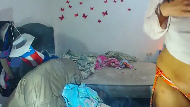 AmaraRoberts420 online show from October 2025 07:01:02 PM