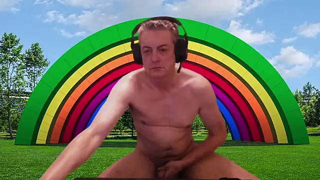 JulioMaximus online show from April 2026 09:37:01 AM