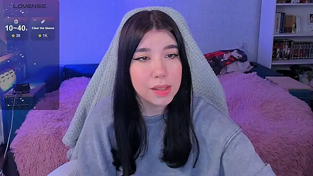 Snapshot of kellyharris chatting on December 2024 03:10:01 PM kellyharris online show from December 2024 03:10:01 PM