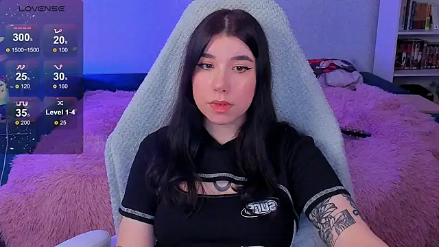 Snapshot of kellyharris chatting on December 2024 03:44:01 PM kellyharris online show from December 2024 03:44:01 PM