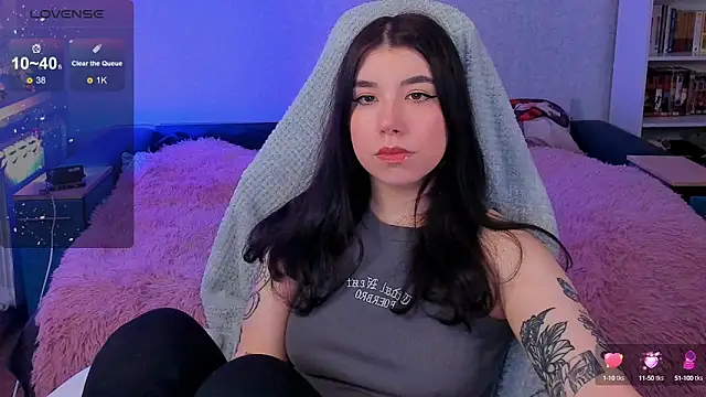 Snapshot of kellyharris chatting on December 2024 01:11:02 PM kellyharris online show from December 2024 01:11:02 PM